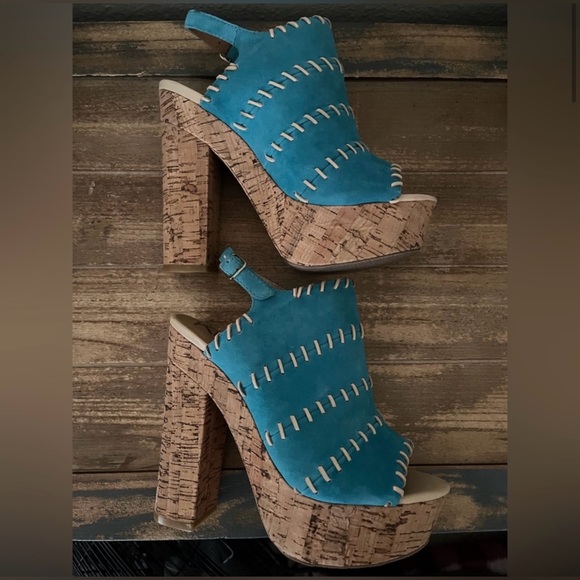 KELSI DAGGER Women's Turquoise Suede Leather
Upper. Peep Toe Platform Sandals - Picture 3 of 9